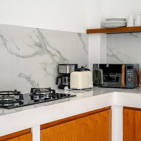 Villa Primarosa - Charming 3Br Villa With Rooftop Munggu ภายนอก รูปภาพ